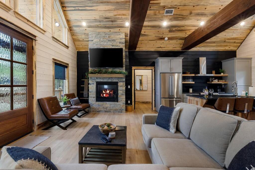 Lone Pine Lodge. Brand New! 2 Bedroom Luxury Cabin. Broken Bow Zewnętrze zdjęcie