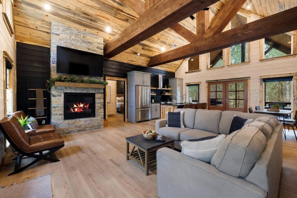 Lone Pine Lodge. Brand New! 2 Bedroom Luxury Cabin. Broken Bow Zewnętrze zdjęcie